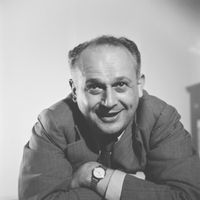 Moshe_Feldenkrais_circa_1957_3